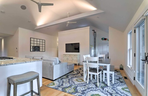 Brewster Cottage | Cape Cod Cottage w/Fire Pit - Walk to Beach!