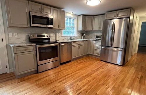 West Hyannisport House | Cape Cod Fun - Entire home 3BR up to 9 guests