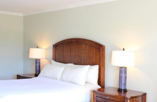 Hyannis Hotel | Cape Cod Irish Village - The Emerald Resort