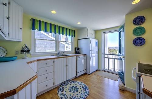 East Sandwich Cottage | Cape Cod Oceanfront Retreat—Bay & Creek Views