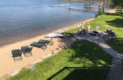 Annandale House | Cape Cod Style lake home with beach front - only 1 hour from Minneapolis MN.