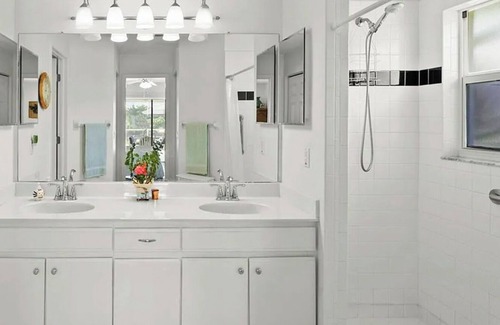 Pelican House | Cape Coral Cover: 3-bedroom Pool Home on a Canal Home with WiFi and AC