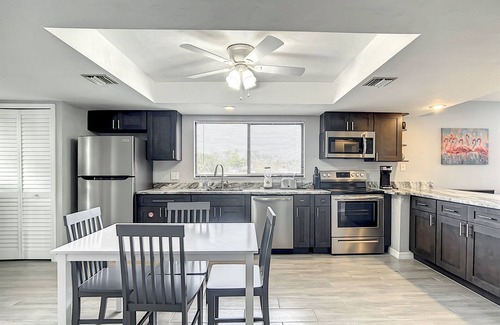 Pelican House | Cape D' Harbour -Remodeled w Saltwater Heated Pool