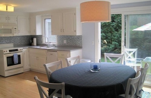 South Chatham House | "Cape Escape" Sunny Renovated House - Walk To Beach, Pickleball, Central AC