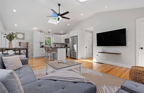 East Falmouth House | Cape Getaway +EV Charger + Fire Pit +OutdoorShower