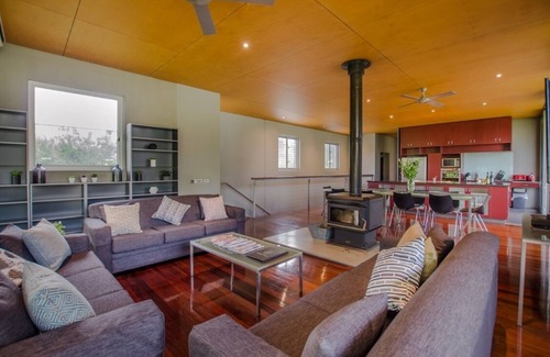 Lower Moira House | Cape Horn Vineyard 5 Bedroom House Riverfront