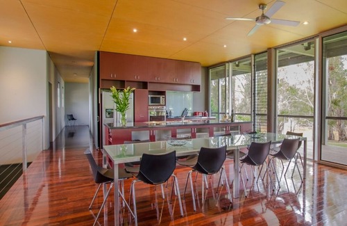 Lower Moira House | Cape Horn Vineyard 5 Bedroom House Riverfront