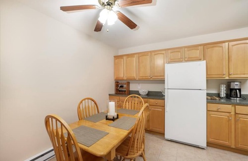 Cape May Condo | Cape May Beach Block Pool Sleeps 8