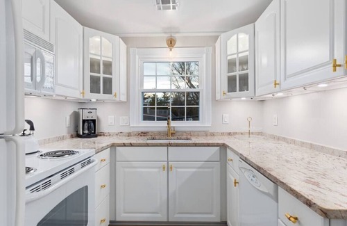 Cape May Condo | Cape May Chic hide-away, perfect for 2 or 4!