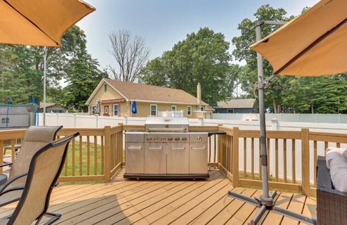 Lower Township House | Cape May Getaway with Private Deck and Hot Tub!