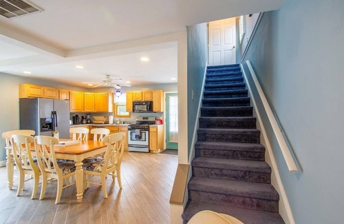 Villas House | Cape May Villas Pet Friendly 3 BR, 2 Bath home w/Hot Tub