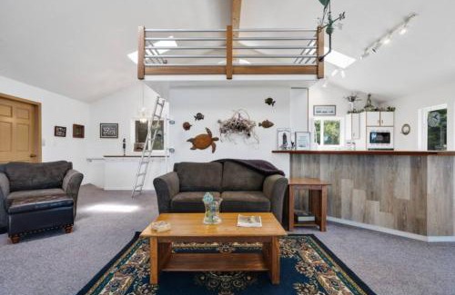 Cape Meares House | Cape Meares 4br Oceanview Retreat King Bed