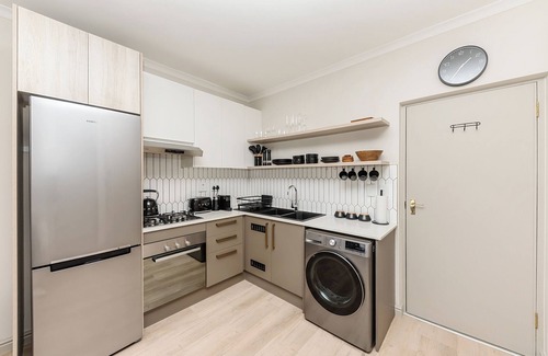 Flamingo Vlei Apartment | Cape on Viola 13