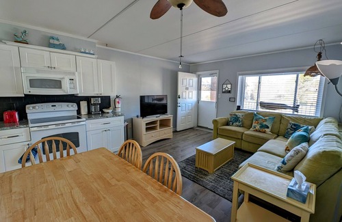 Admiral Estates Condo | Cape Roc Condo - Sleeps 6 - Pool - Just Steps to the Beach