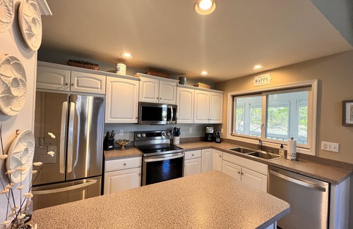 Lewes House | Cape Shores: Lewes Bay beach, pool, fishing pier, tennis/pickleball courts