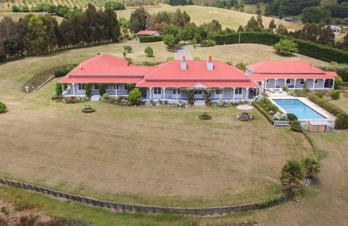Waimarama Villa | Cape South Homestead - Character Homestead in a beautiful country setting