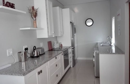 Trawal House | Cape Town Luxury Self Catering Home in a Working Wine Farm - Family Friendly