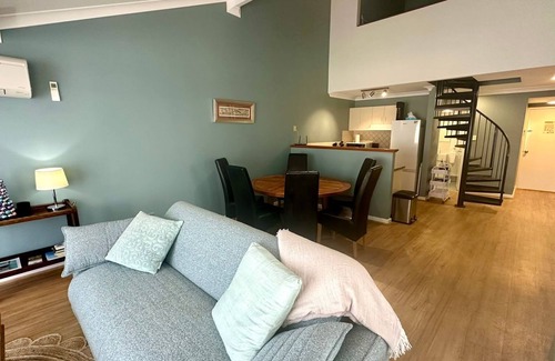 City Of Busselton House | Cape View Beach Resort - Endless Summer