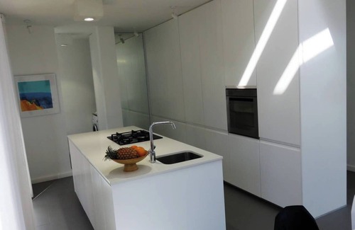 Capri Villa | Cape white villa (Load shedding free)