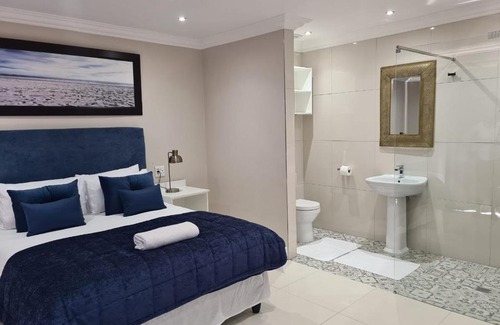 Kraaifontein Villa | Cape Winelands Business Villas