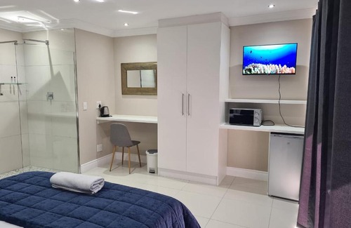 Kraaifontein Villa | Cape Winelands Business Villas