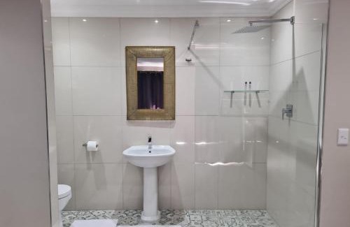 Kraaifontein Villa | Cape Winelands Business Villas