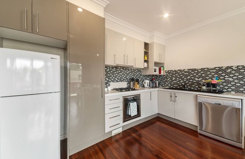 Capel Sound Apartment | CAPEL BREEZE nDIRECTLY ACROSS FROM THE BEACH AT CAPEL SOUND