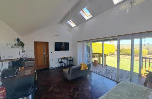 Rhosybol House | Capel Park Tyddynod Bach