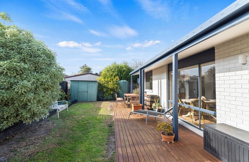 Capel Sound House | CapelHelm by Ready Set Stay- Sleeps 5 Guests