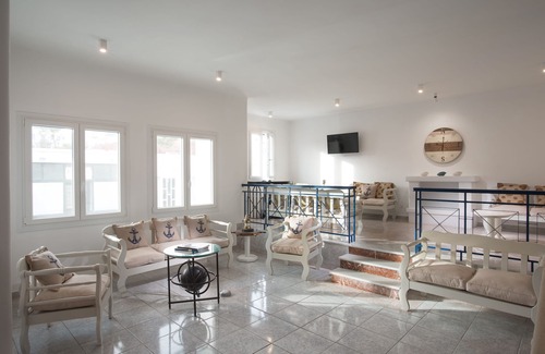 Adamas Hotel | Capetan Giorgantas