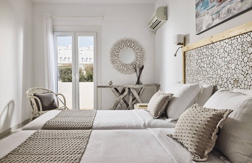 Adamas Hotel | Capetan Giorgantas