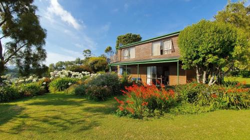 Tirohanga House | Capeview Cottage