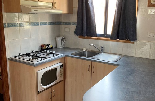 Sutton Cottage | Capital Country Holiday Park
