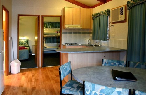 Sutton Cottage | Capital Country Holiday Park