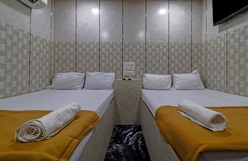 Dadar East Hotel | Capital Guest House