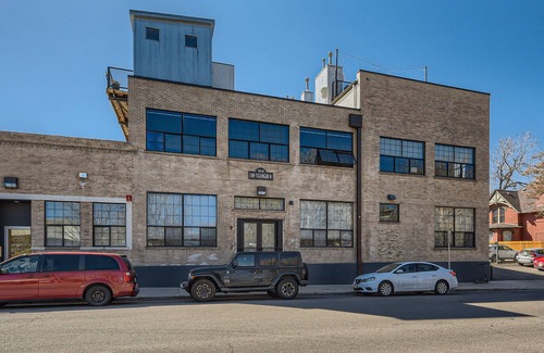 Uptown Apartment | Capital Hill Apartment-Rooftop Deck with Grill -Fireplace -30 Day Rental