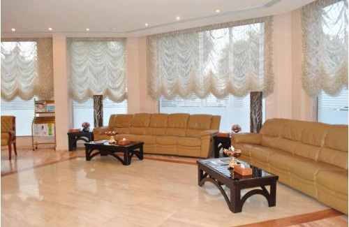 Azaiba Hotel | Capital O 155 Dmas Hotel