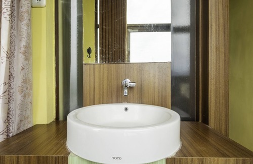 Pelabuhan Ratu Hotel | Capital O 1973 Guest House Toserba Selamat Syariah Pelabuhan Ratu