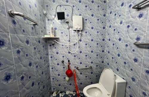Larut Hotel | Capital O 91117 Noor Room Stay