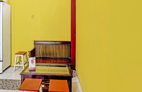 Klaten Hotel | Capital O 91690 Moza Guest House