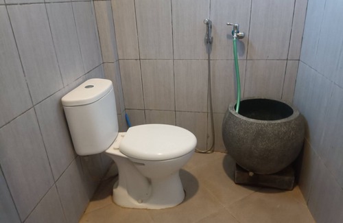 Sumbawa Besar Hotel | Capital O 93118 Asera Homestay