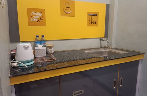 Sumbawa Besar Hotel | Capital O 93118 Asera Homestay