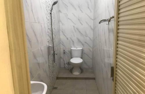 Colomadu Hotel | Capital O 94128 The Bale Teras't