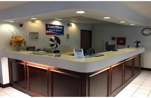 Mexico Hotel | Capital O Amerihost Inn and Suites Mexico Hwy 54 MO
