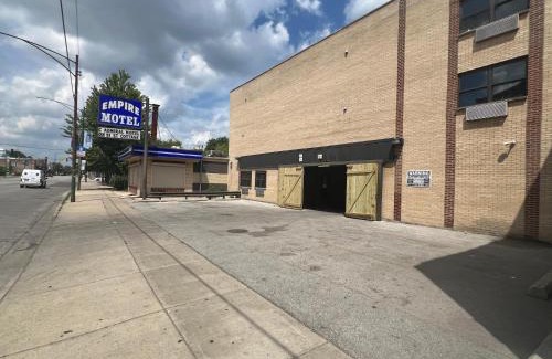 Greater Grand Crossing Hotel | Capital O Empire Motel Chicago I-94