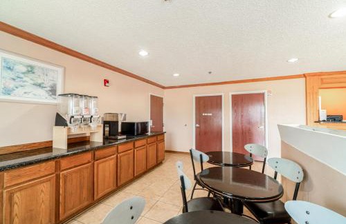 La Porte Hotel | Capital O Fairway Inn - Baytown La Porte TX