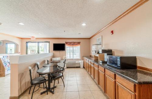 La Porte Hotel | Capital O Fairway Inn - Baytown La Porte TX