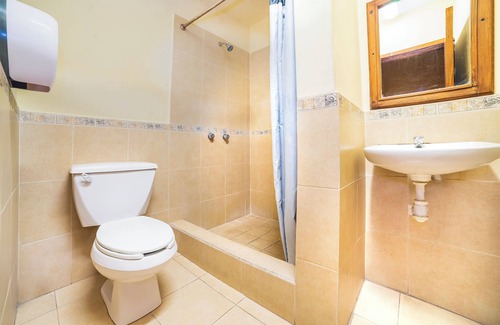 Celaya Hotel | Capital O Hotel Casa Blanca