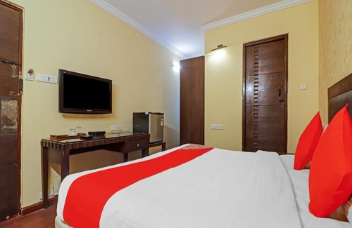 Hyderabad Hotel | Capital O Hotel Svr Near Nexus Hyderabad