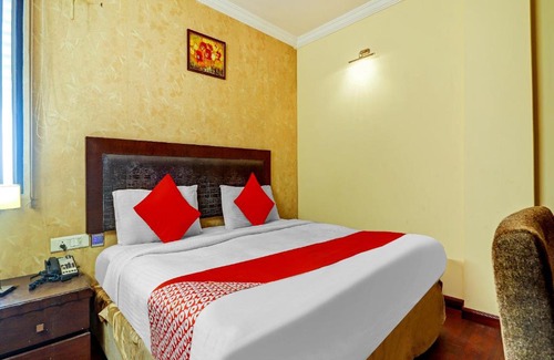 Hyderabad Hotel | Capital O Hotel Svr Near Nexus Hyderabad